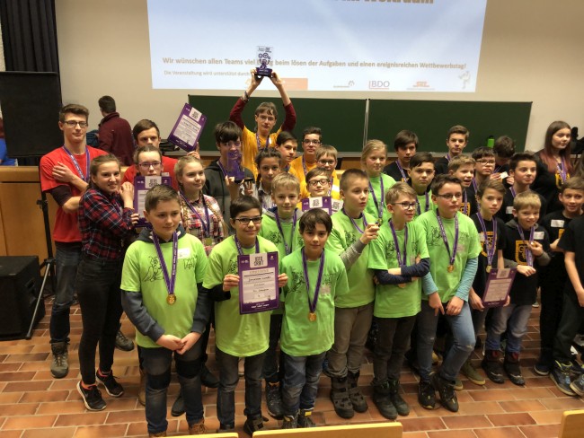 Abschlussfoto 2019 WHZ Regionalwettbewerb FLL